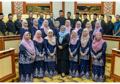 Angkat Sumpah Adun 19